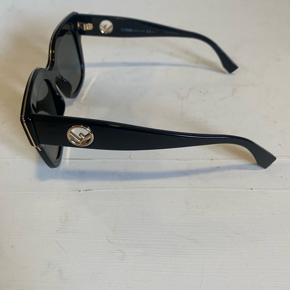 Fendi sunglasses - Picture 9 of 9